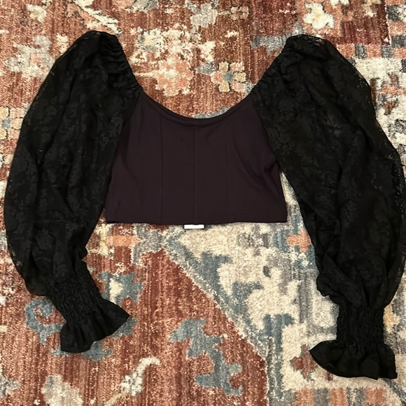 Urban Outfitters -  Cynthia Lace-Sleeve Top -  Size L -  NWT - Picture 3 of 5